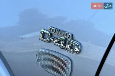 Позашляховик / Кросовер Toyota RAV4 2005 в 