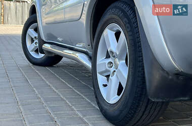 Позашляховик / Кросовер Toyota RAV4 2005 в 