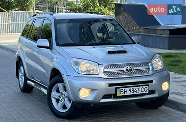 Позашляховик / Кросовер Toyota RAV4 2005 в 
