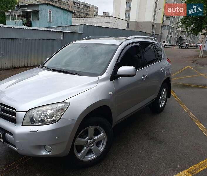 Внедорожник / Кроссовер Toyota RAV4 2006 в 