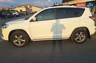 Позашляховик / Кросовер Toyota RAV4 2012 в Ужгороді
