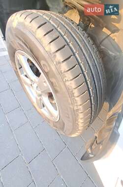Внедорожник / Кроссовер Toyota RAV4 2012 в 