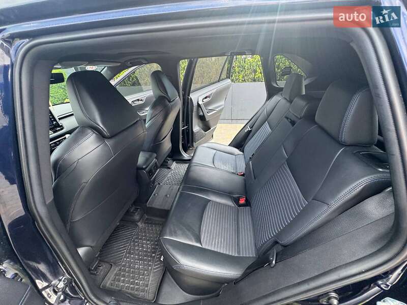 Позашляховик / Кросовер Toyota RAV4 2020 в Самборі