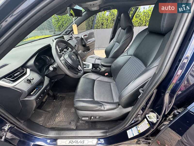 Позашляховик / Кросовер Toyota RAV4 2020 в Самборі