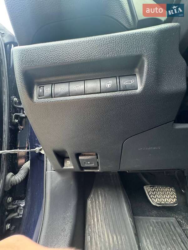 Позашляховик / Кросовер Toyota RAV4 2020 в Самборі