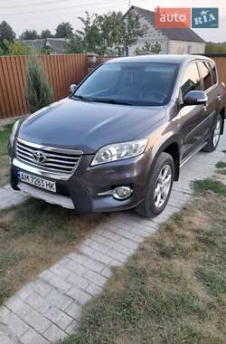 Позашляховик / Кросовер Toyota RAV4 2011 в Звягелі