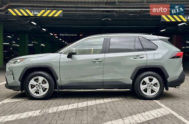 Внедорожник / Кроссовер Toyota RAV4 2020 в 