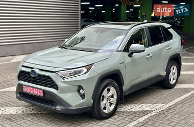 Внедорожник / Кроссовер Toyota RAV4 2020 в 