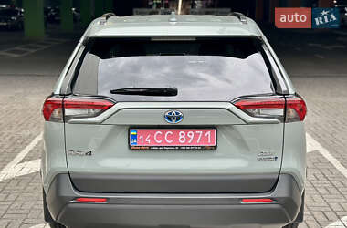 Внедорожник / Кроссовер Toyota RAV4 2020 в 