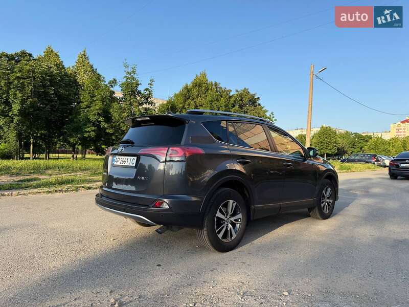 Позашляховик / Кросовер Toyota RAV4 2016 в Запоріжжі