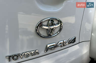 Внедорожник / Кроссовер Toyota RAV4 2009 в 