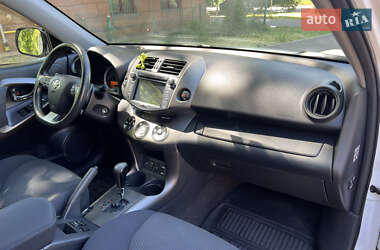 Внедорожник / Кроссовер Toyota RAV4 2009 в 