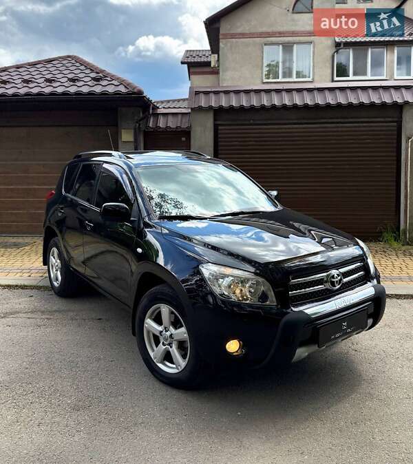 Внедорожник / Кроссовер Toyota RAV4 2008 в 