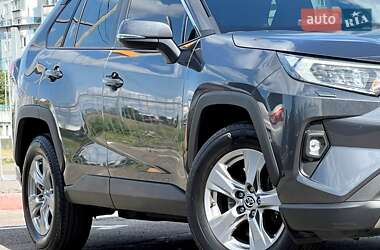Внедорожник / Кроссовер Toyota RAV4 2022 в 