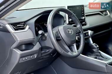 Внедорожник / Кроссовер Toyota RAV4 2022 в 