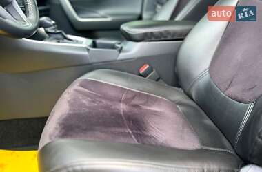 Внедорожник / Кроссовер Toyota RAV4 2022 в 