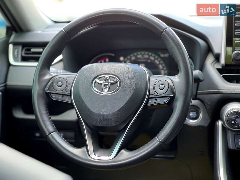 Позашляховик / Кросовер Toyota RAV4 2022 в Києві