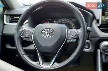 Внедорожник / Кроссовер Toyota RAV4 2022 в 
