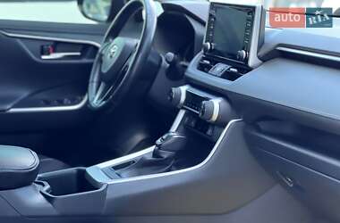 Внедорожник / Кроссовер Toyota RAV4 2022 в 