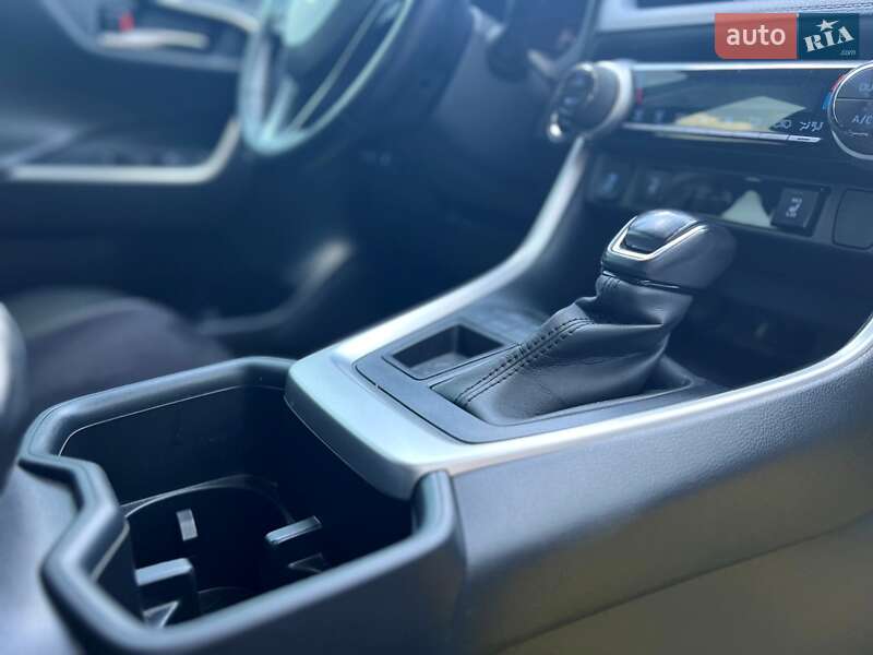 Позашляховик / Кросовер Toyota RAV4 2022 в Києві