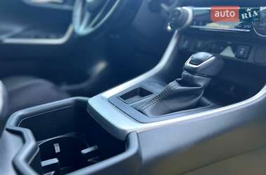 Внедорожник / Кроссовер Toyota RAV4 2022 в 
