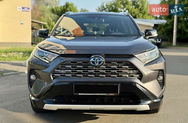 Внедорожник / Кроссовер Toyota RAV4 2020 в Харькове