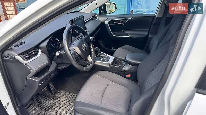 Внедорожник / Кроссовер Toyota RAV4 2019 в Харькове