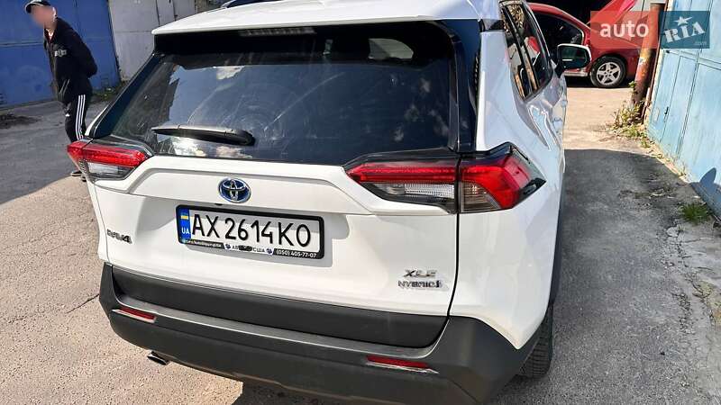 Внедорожник / Кроссовер Toyota RAV4 2019 в Харькове