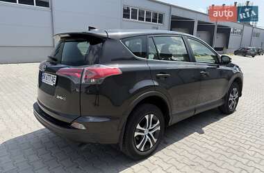 Внедорожник / Кроссовер Toyota RAV4 2016 в 