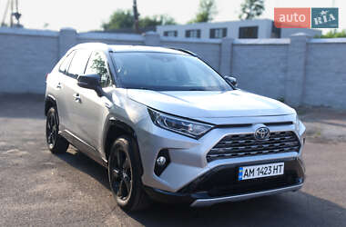 Внедорожник / Кроссовер Toyota RAV4 2019 в Житомире