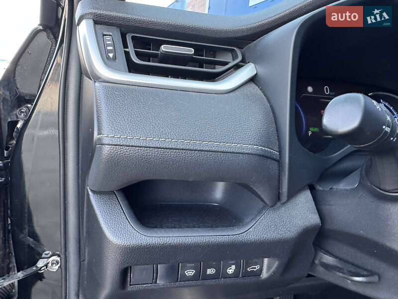 Внедорожник / Кроссовер Toyota RAV4 2020 в Виннице