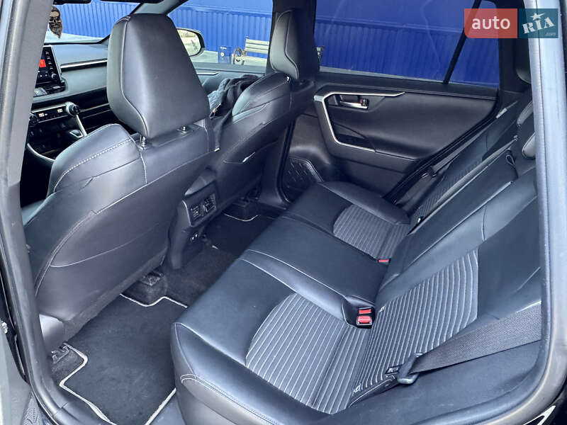 Внедорожник / Кроссовер Toyota RAV4 2020 в Виннице