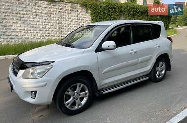 Внедорожник / Кроссовер Toyota RAV4 2010 в 