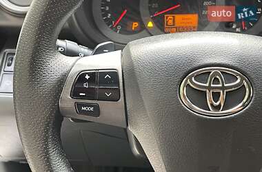 Внедорожник / Кроссовер Toyota RAV4 2010 в 