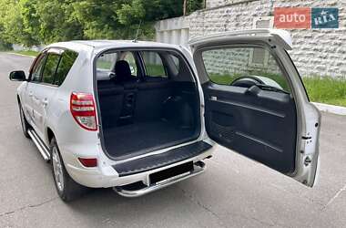 Внедорожник / Кроссовер Toyota RAV4 2010 в 