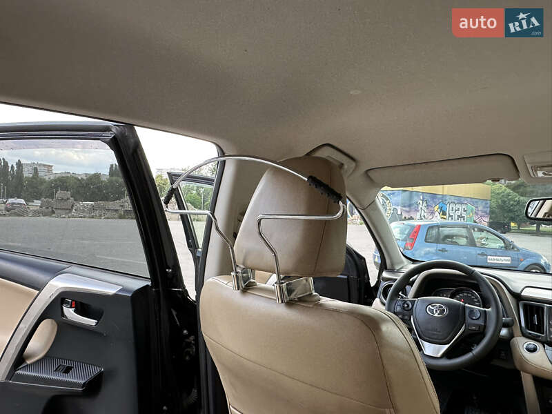 Внедорожник / Кроссовер Toyota RAV4 2015 в Харькове