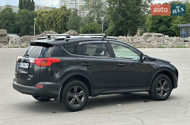 Внедорожник / Кроссовер Toyota RAV4 2015 в 