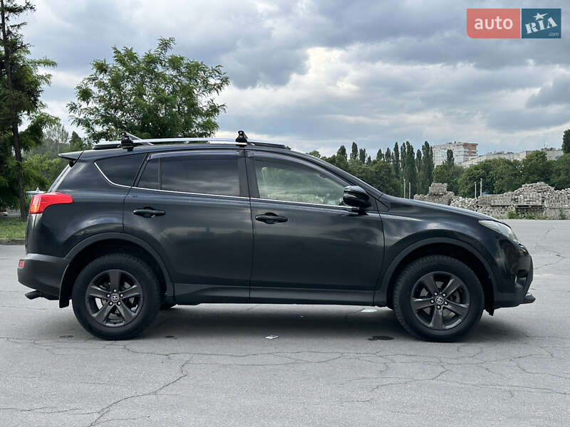 Внедорожник / Кроссовер Toyota RAV4 2015 в Харькове