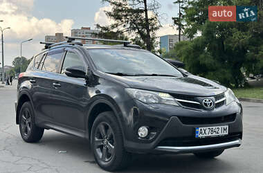 Внедорожник / Кроссовер Toyota RAV4 2015 в 
