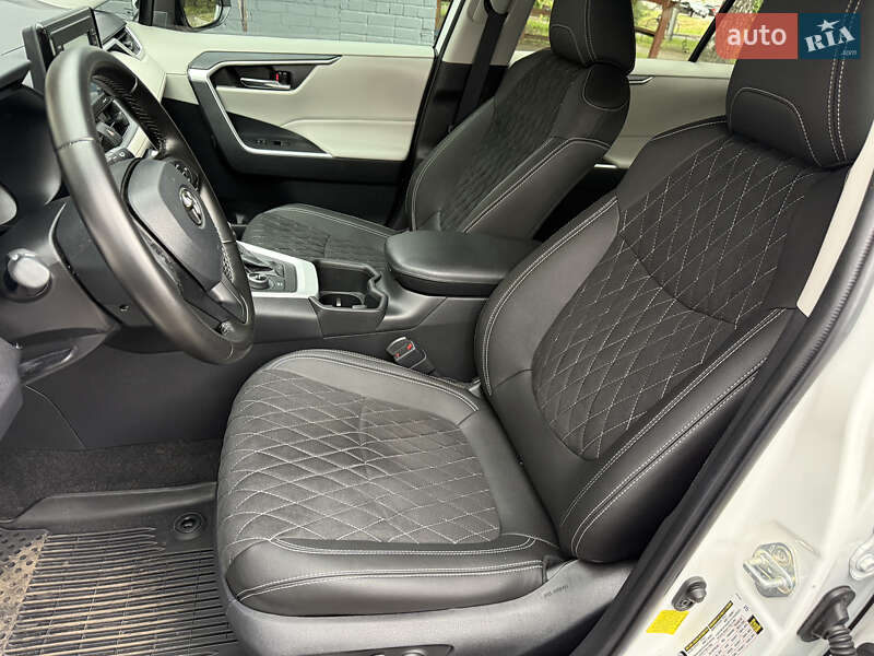 Позашляховик / Кросовер Toyota RAV4 2022 в Києві