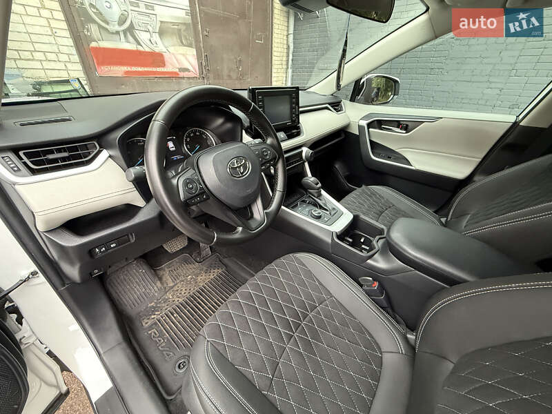Позашляховик / Кросовер Toyota RAV4 2022 в Києві