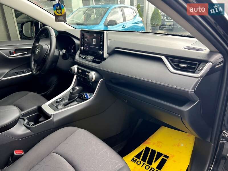Позашляховик / Кросовер Toyota RAV4 2019 в Києві