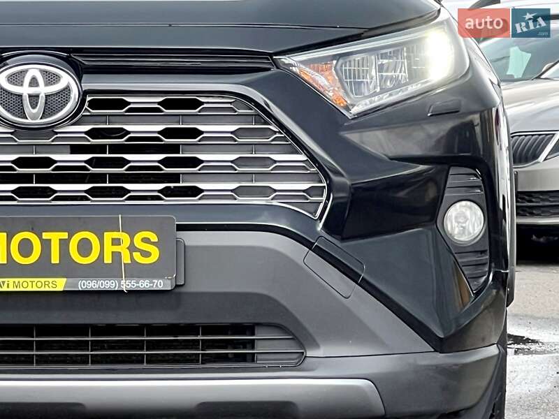 Позашляховик / Кросовер Toyota RAV4 2019 в Києві