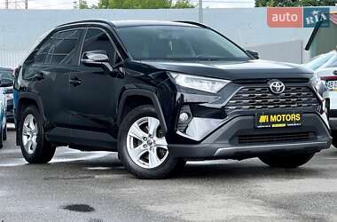 Внедорожник / Кроссовер Toyota RAV4 2019 в Киеве