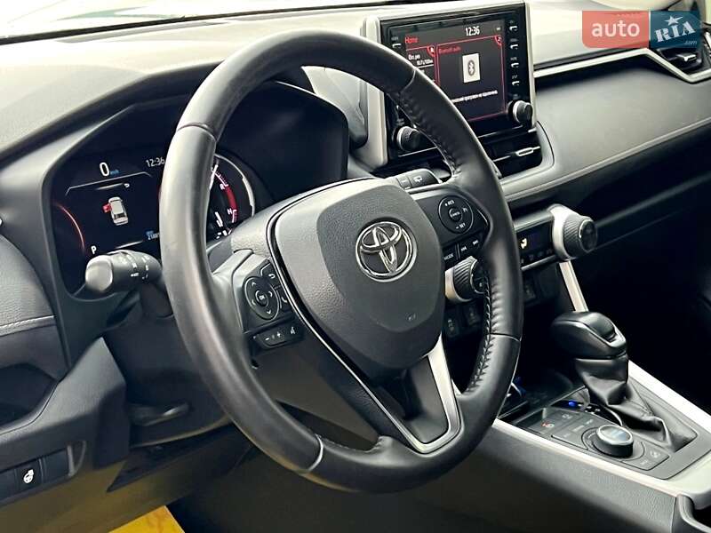 Позашляховик / Кросовер Toyota RAV4 2019 в Києві