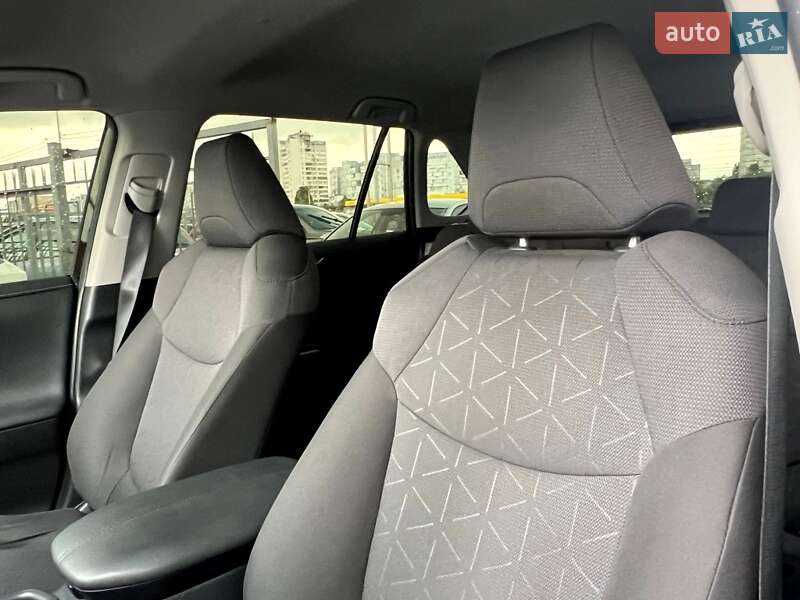 Позашляховик / Кросовер Toyota RAV4 2019 в Києві