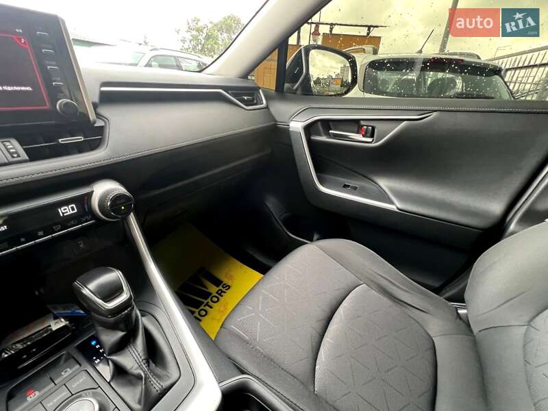 Позашляховик / Кросовер Toyota RAV4 2019 в Києві