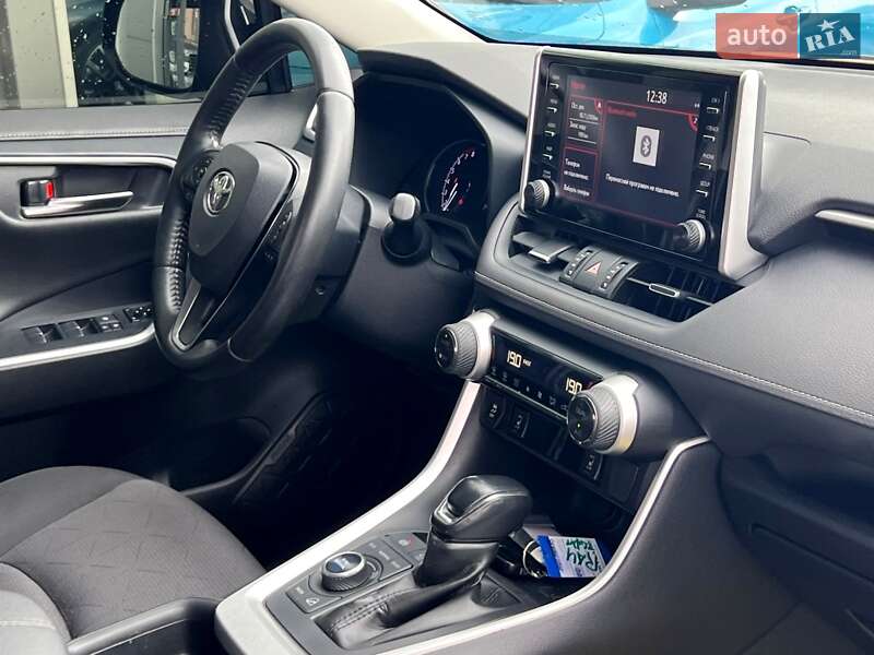 Позашляховик / Кросовер Toyota RAV4 2019 в Києві