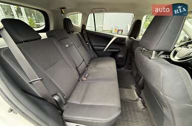 Внедорожник / Кроссовер Toyota RAV4 2018 в 