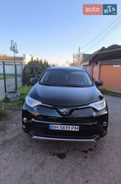 Внедорожник / Кроссовер Toyota RAV4 2018 в 
